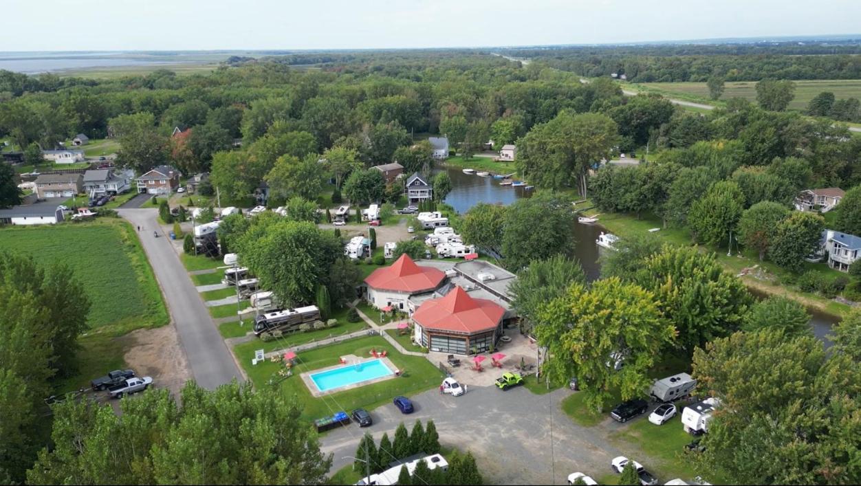 Appartamento Loft Avec Vue A 180 Degre Louiseville Esterno foto